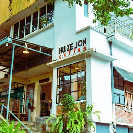 מאלאנג Huize Jon Hostel מראה חיצוני תמונה